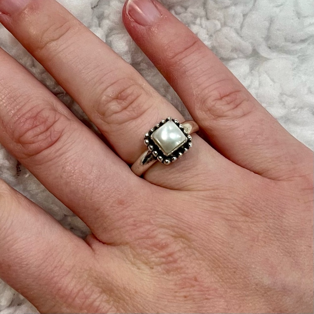 Silpada ‘Button Frame Pearl’ Ring - Size 6